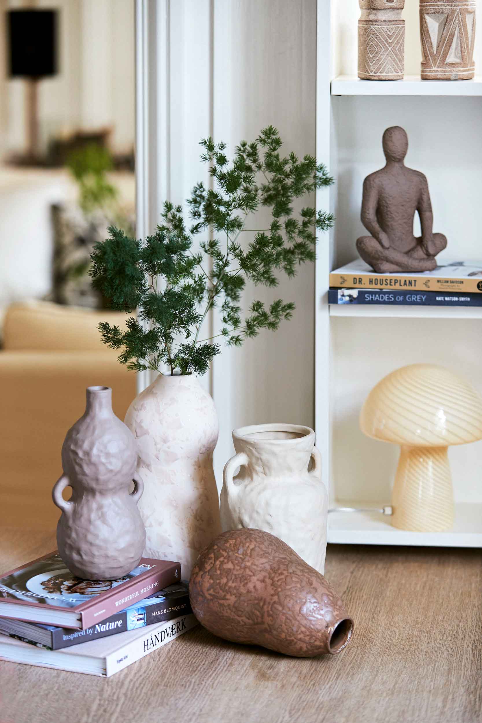 Keramikinė vaza su rankenomis