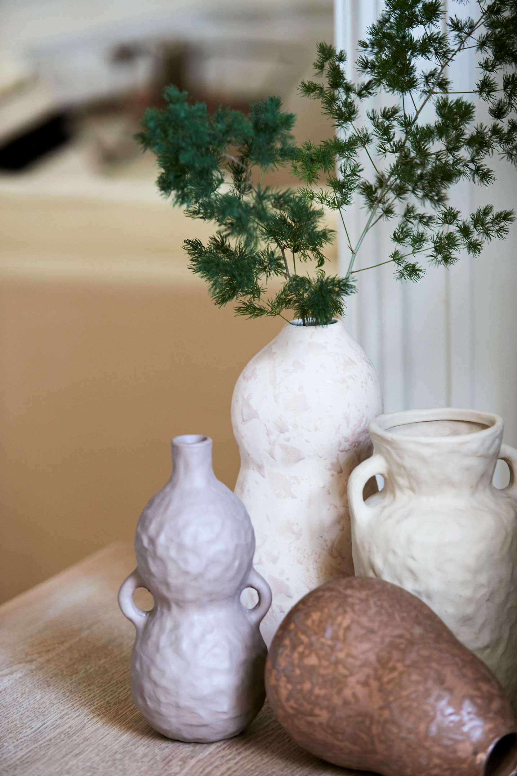 Keramikinė vaza su rankenomis