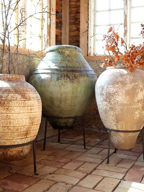 Planter on stand
