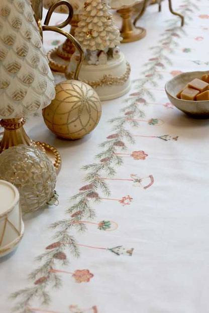 Aix Tablecloth w. garland