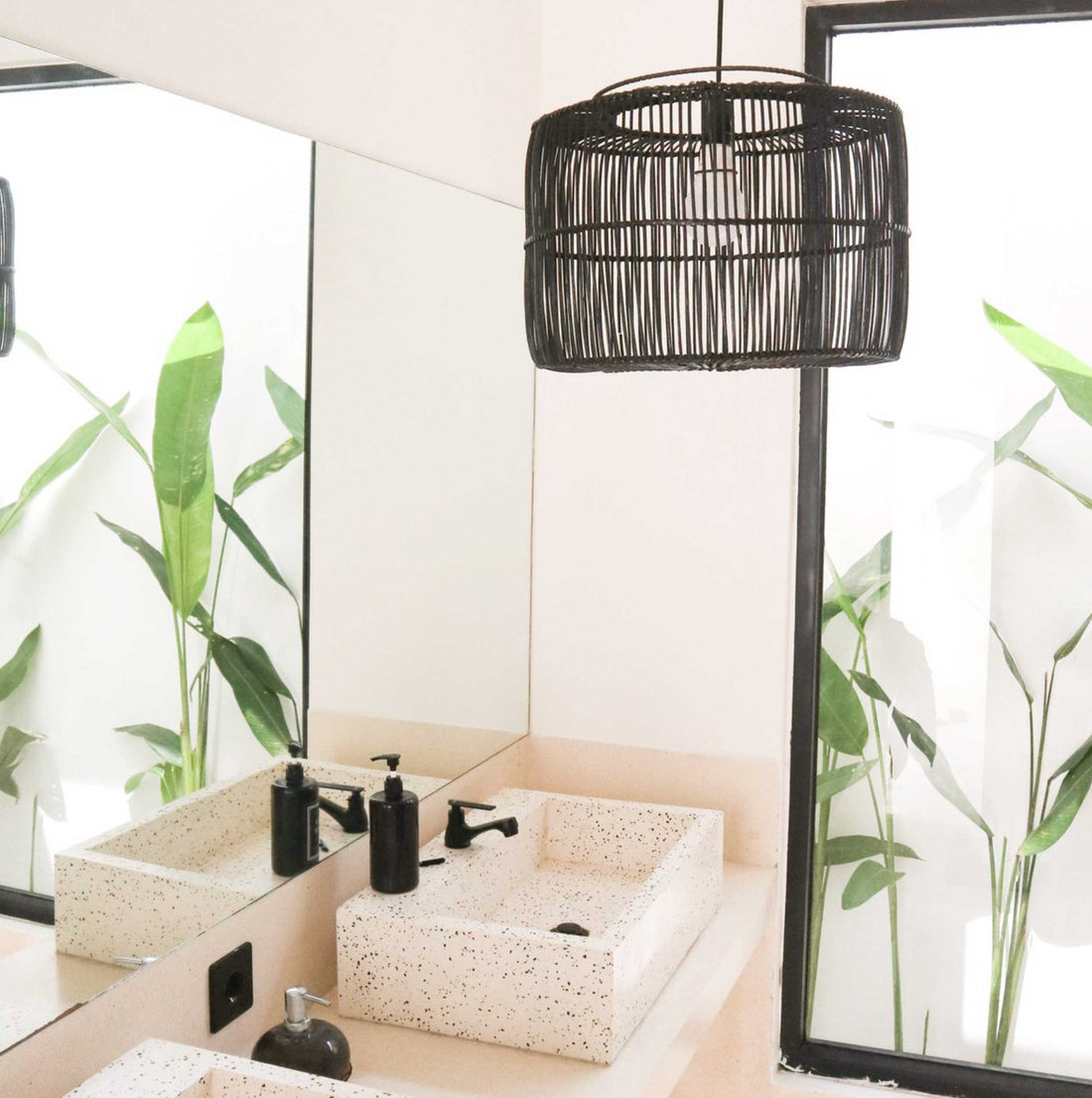 LIKU Black Rattan Lampshade Pendant