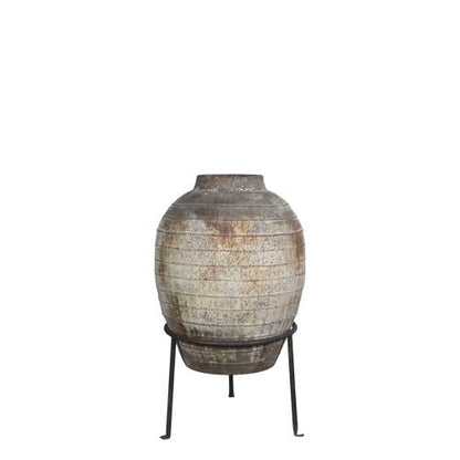 Planter on stand