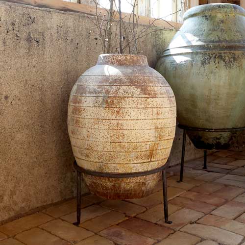 Planter on stand