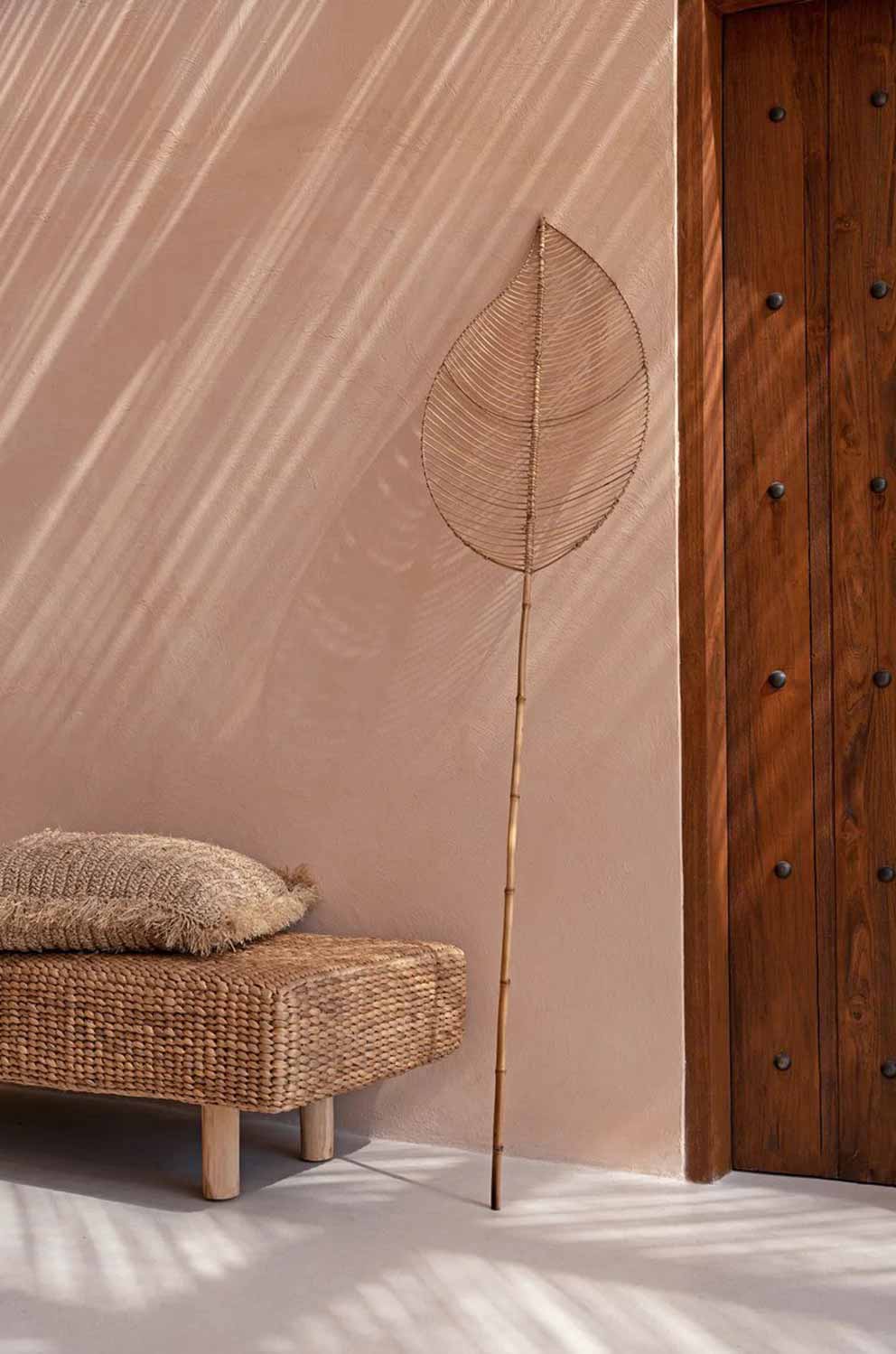 The-Rattan-Elliptic-Natural-pink-wall