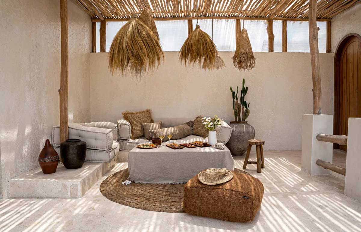 The-Rayung-Hut-Pendant-beach-room