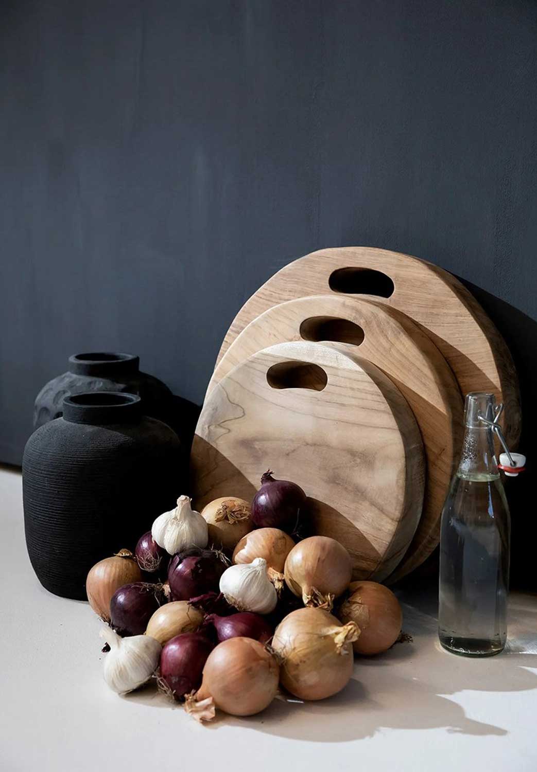 The-Trendy-Vase-onions