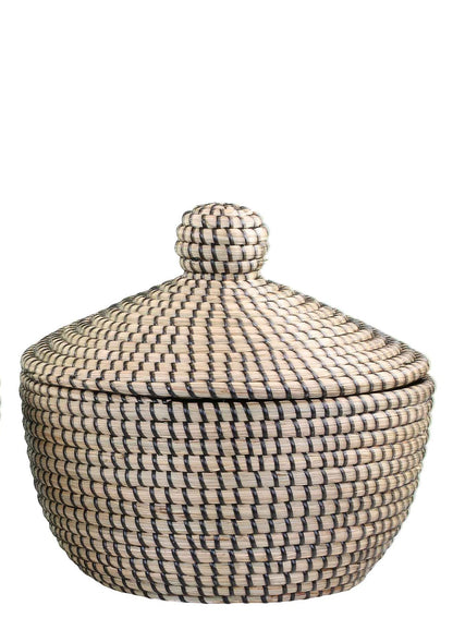 Short Wicker Basket with Lid