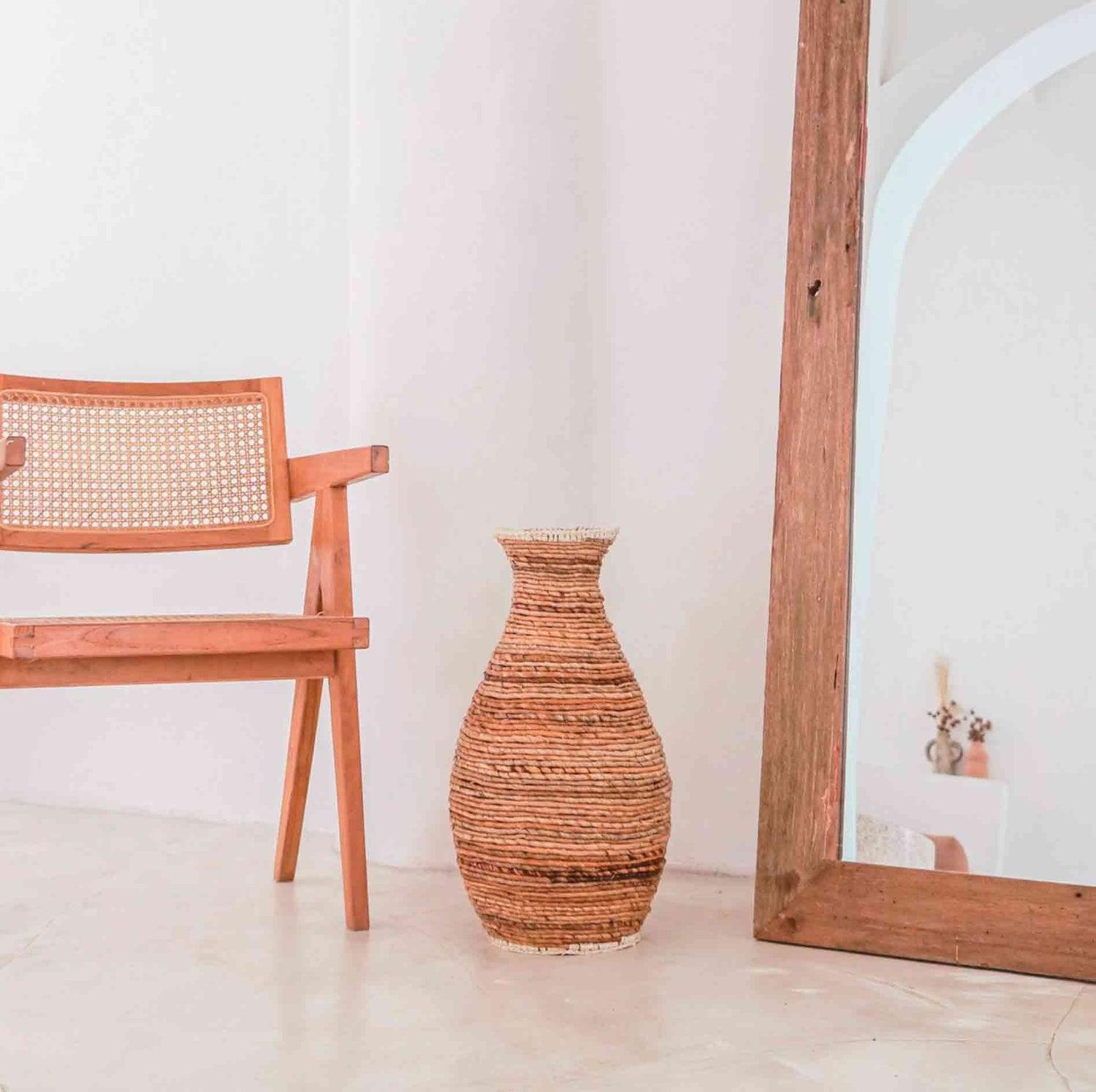 Woven Boho Vase TUMBAK made from Banana Fibre and Raffia